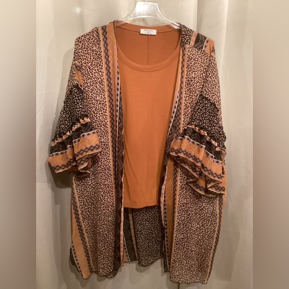 Zenana Outfitters Sweaters - Zenana Outfitters 3\4 Sleeve Tunic includes Animal Print Shrug w/ Ruffle Sleeves